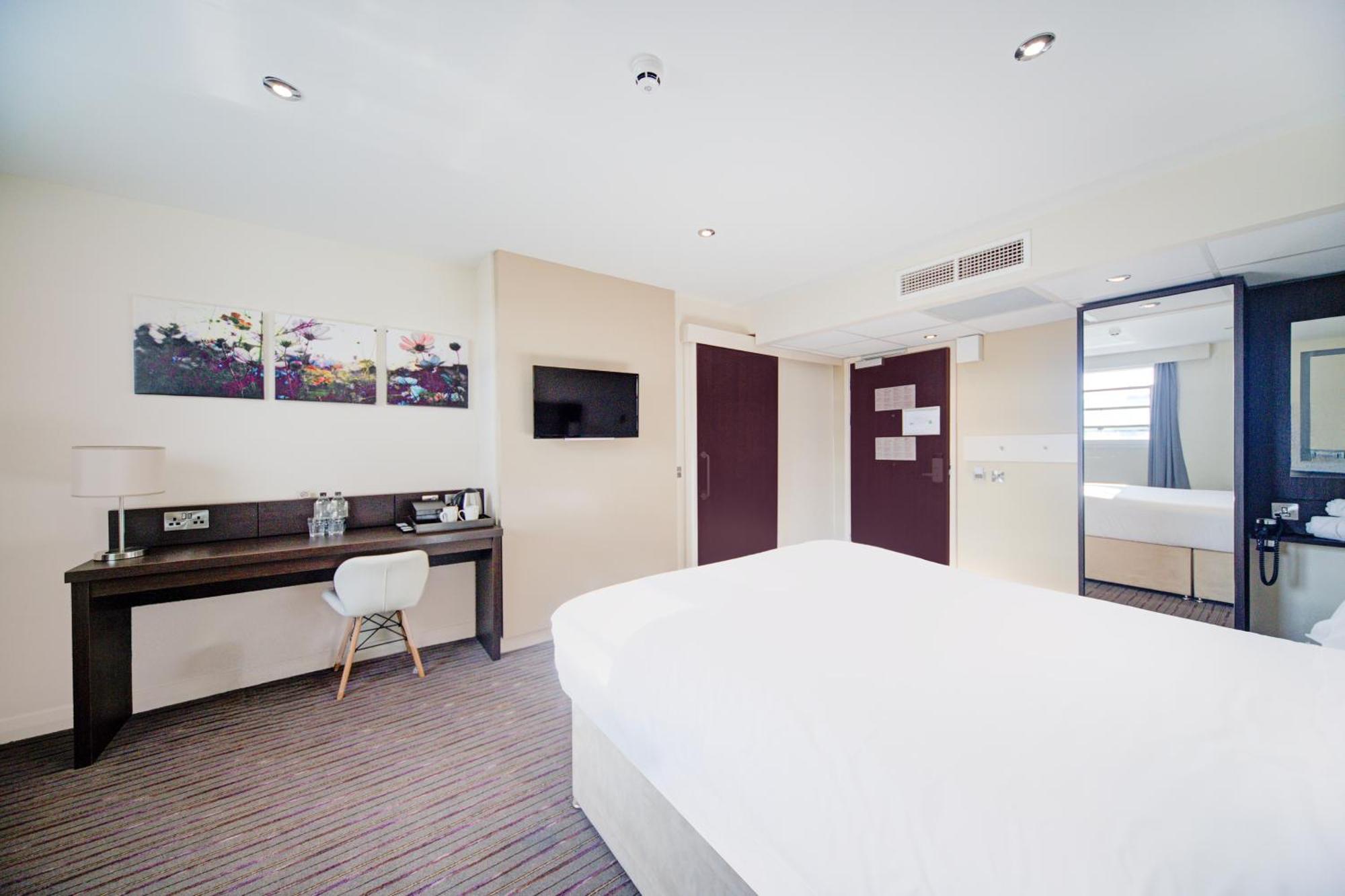 Belvilla Newport City Centre Hotel - Lifestyle Экстерьер фото