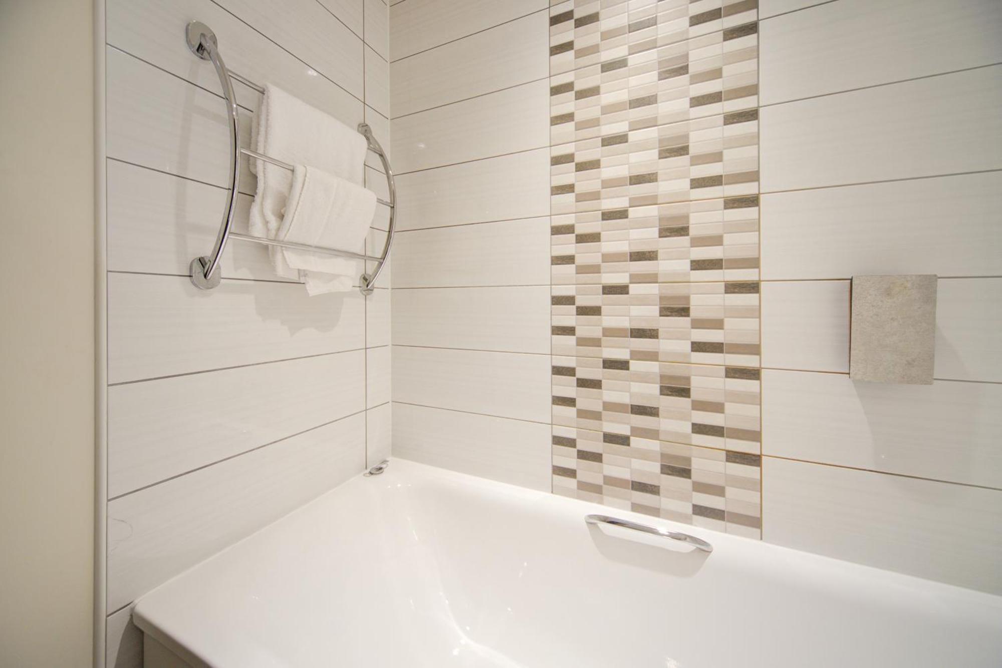 Belvilla Newport City Centre Hotel - Lifestyle Экстерьер фото