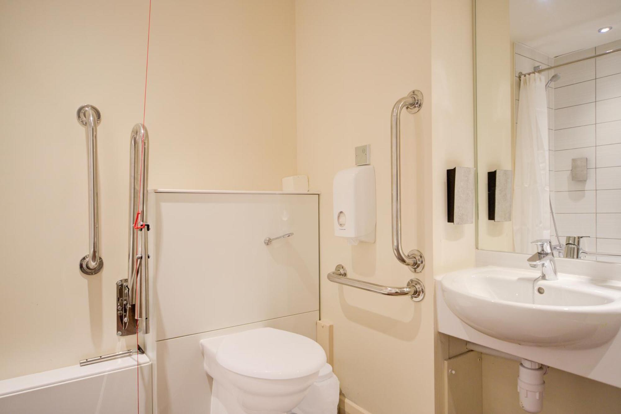 Belvilla Newport City Centre Hotel - Lifestyle Экстерьер фото