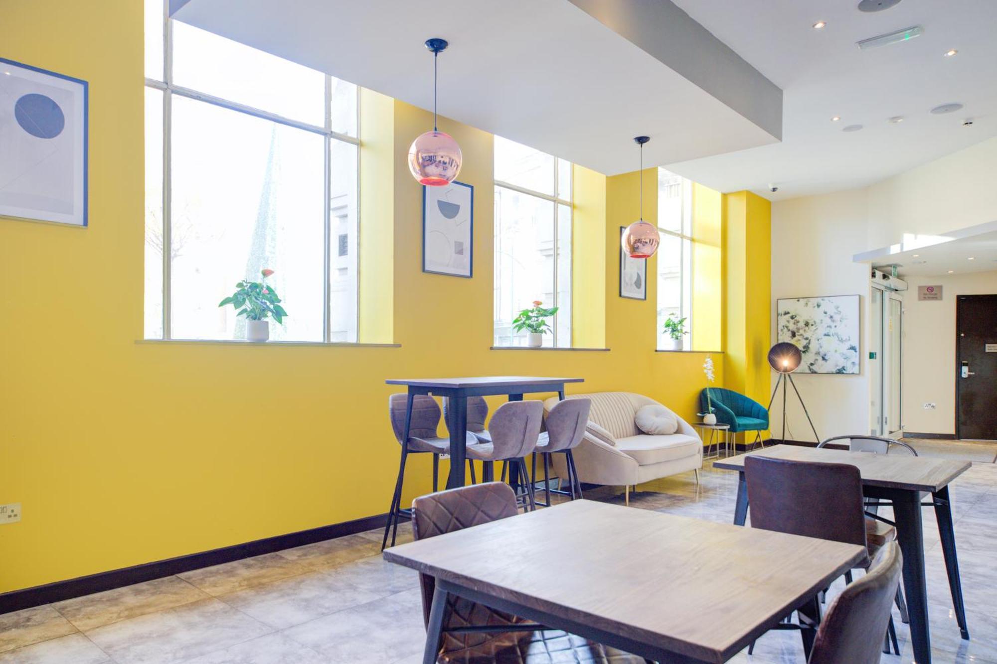 Belvilla Newport City Centre Hotel - Lifestyle Экстерьер фото
