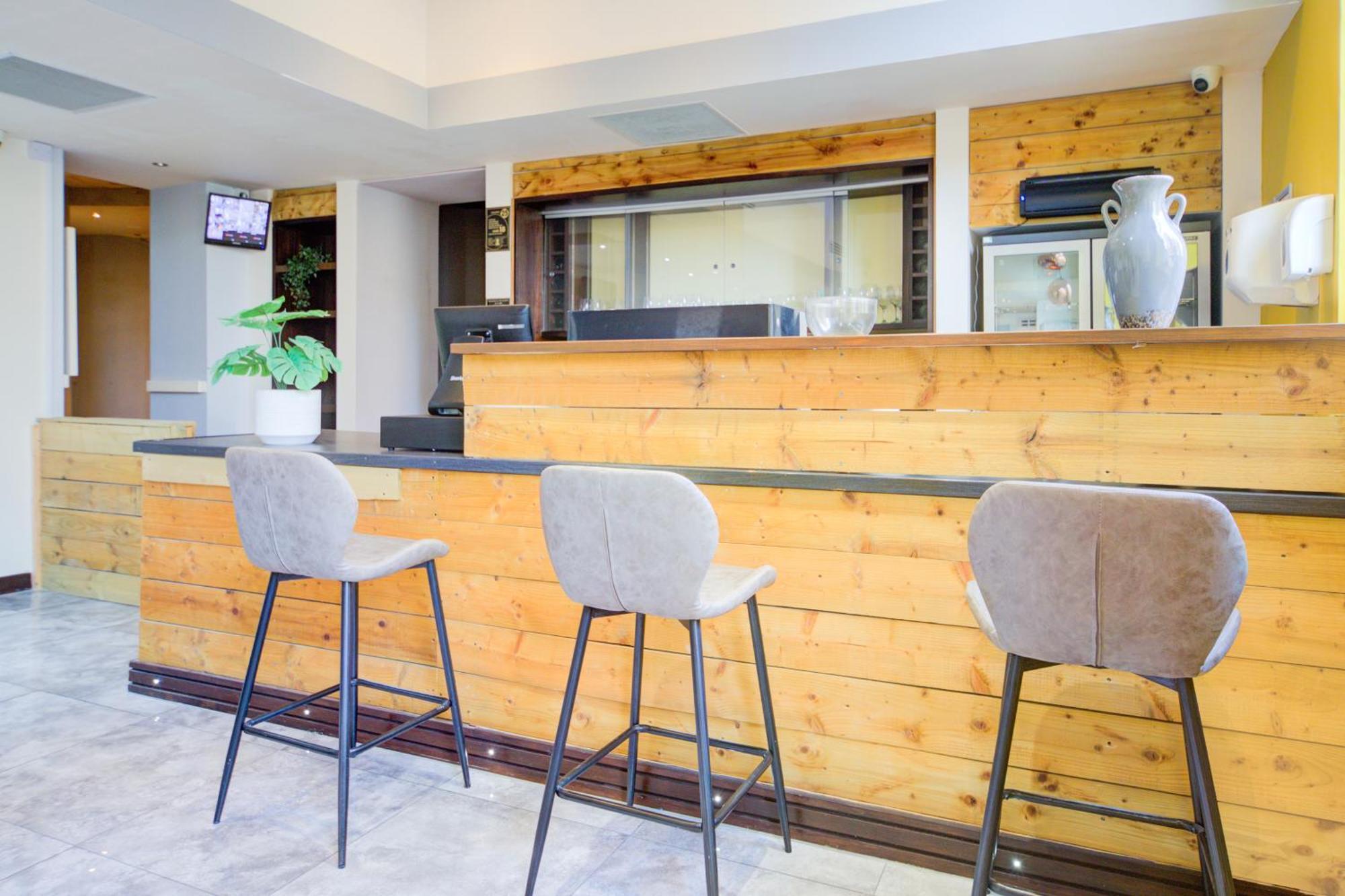 Belvilla Newport City Centre Hotel - Lifestyle Экстерьер фото