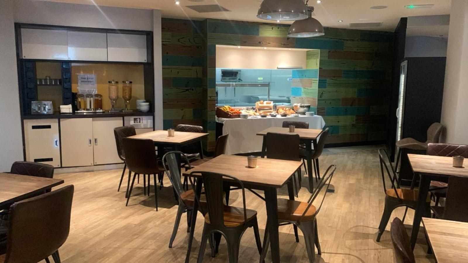 Belvilla Newport City Centre Hotel - Lifestyle Экстерьер фото